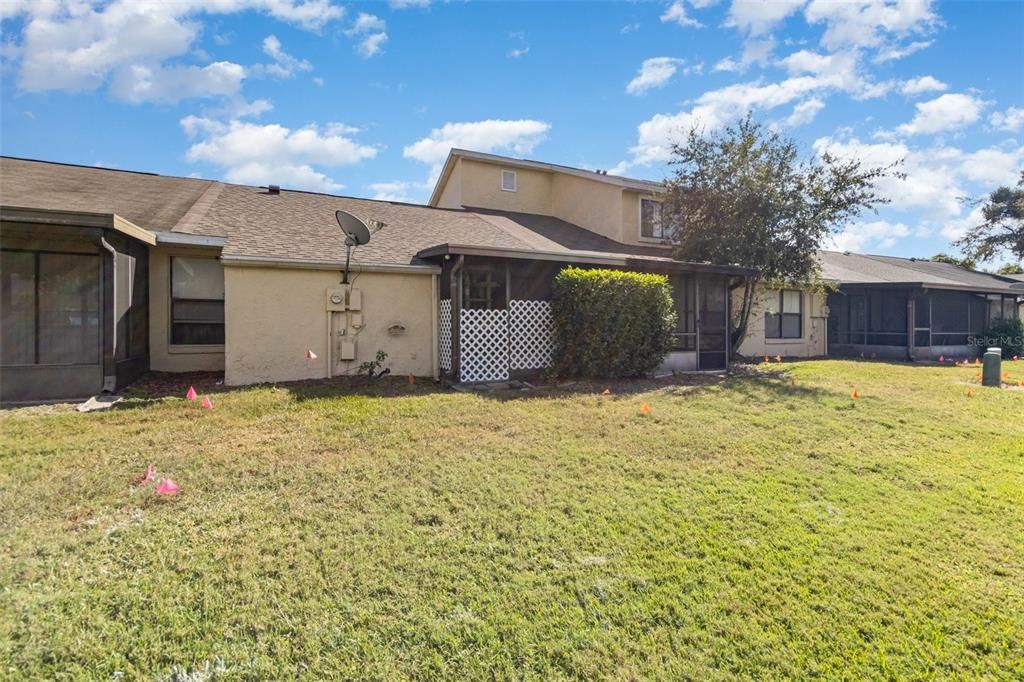 For Sale: $215,000 (2 beds, 2 baths, 938 Square Feet)