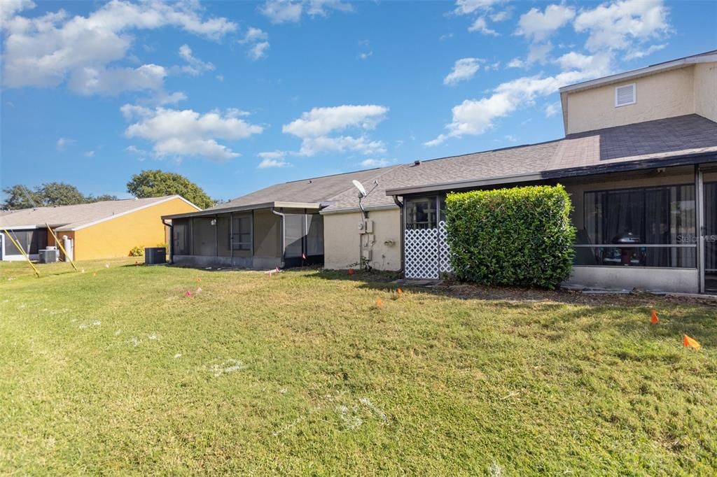 For Sale: $215,000 (2 beds, 2 baths, 938 Square Feet)