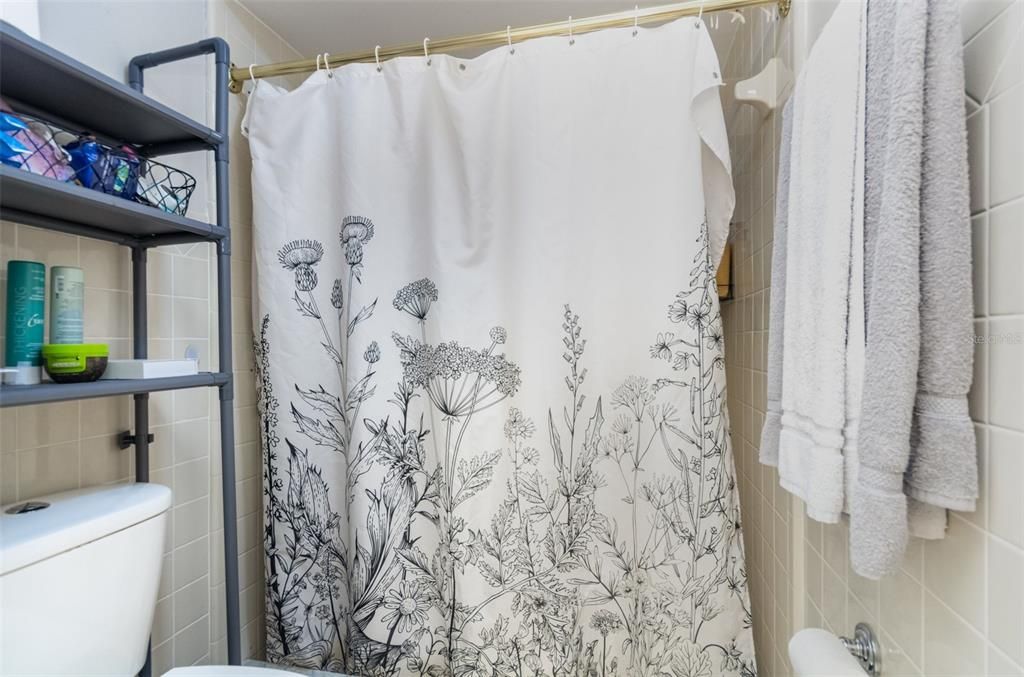 For Sale: $215,000 (2 beds, 2 baths, 938 Square Feet)