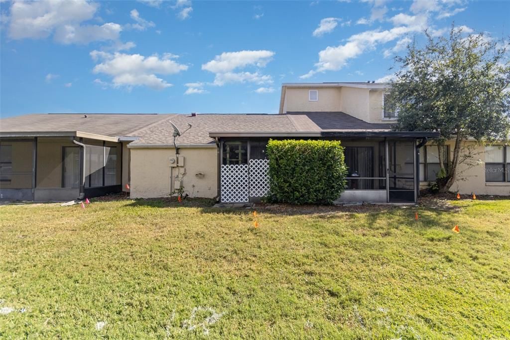 For Sale: $215,000 (2 beds, 2 baths, 938 Square Feet)