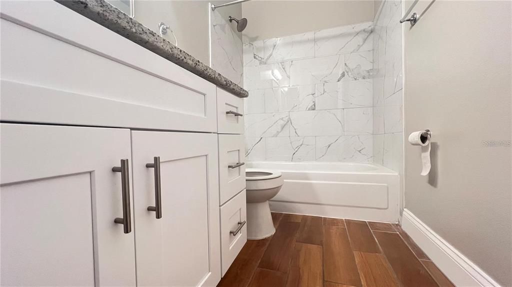 For Rent: $1,300 (1 beds, 1 baths, 661 Square Feet)