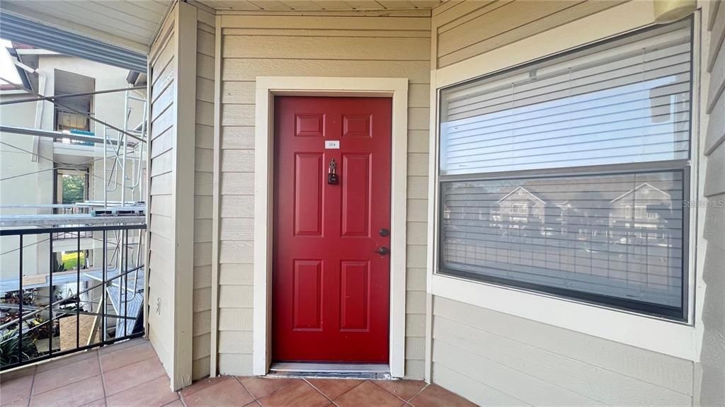 For Rent: $1,300 (1 beds, 1 baths, 661 Square Feet)