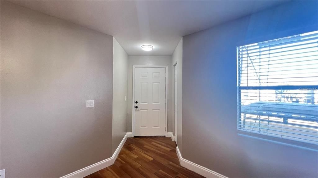 For Rent: $1,300 (1 beds, 1 baths, 661 Square Feet)