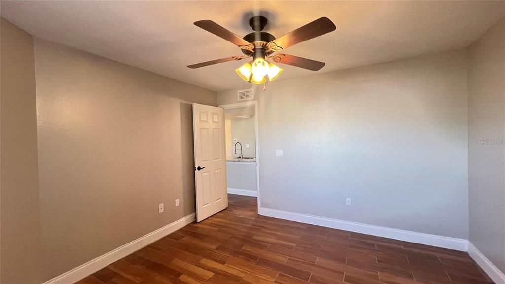 For Rent: $1,300 (1 beds, 1 baths, 661 Square Feet)