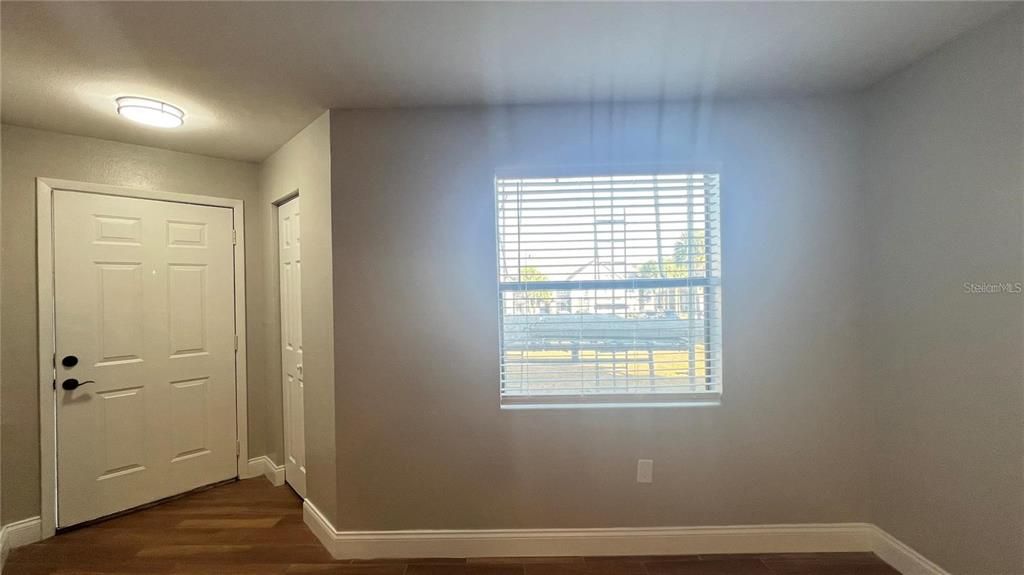 For Rent: $1,300 (1 beds, 1 baths, 661 Square Feet)