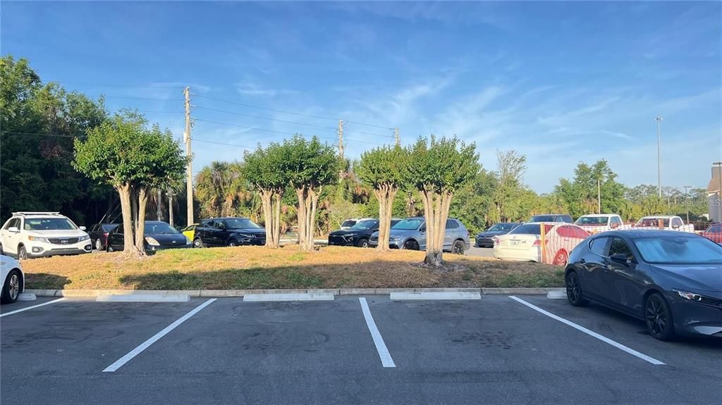 For Rent: $1,300 (1 beds, 1 baths, 661 Square Feet)