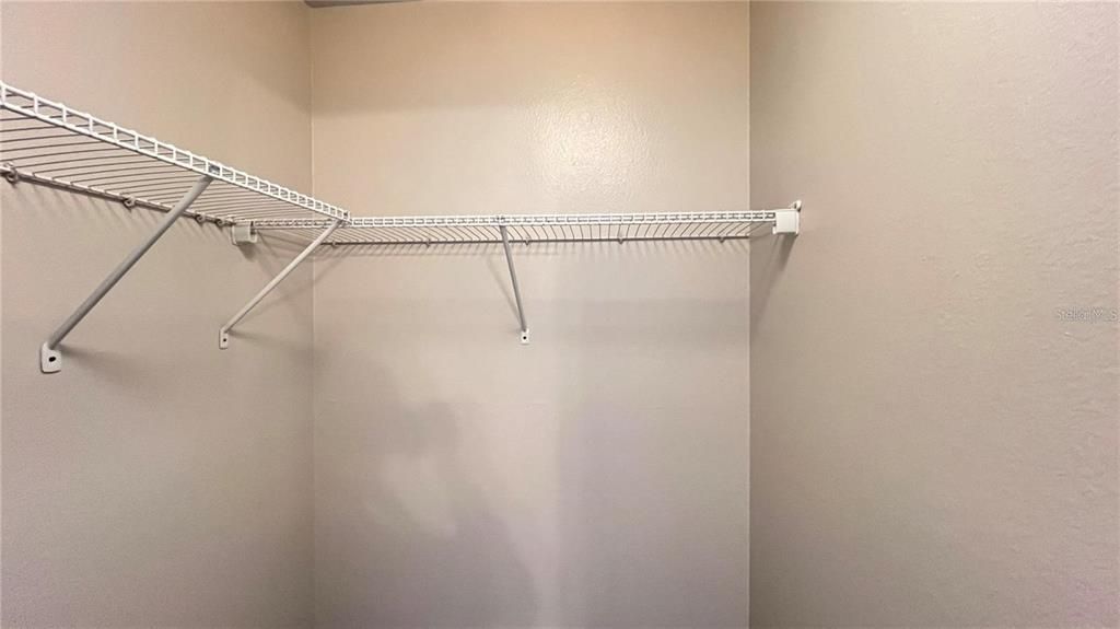 For Rent: $1,300 (1 beds, 1 baths, 661 Square Feet)