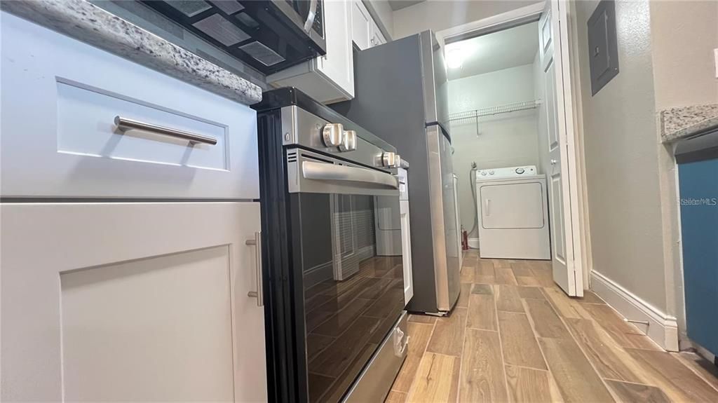 For Rent: $1,300 (1 beds, 1 baths, 661 Square Feet)