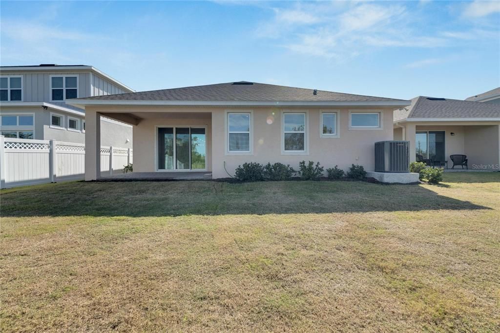 合同活跃: $575,000 (4 贝兹, 3 浴室, 2359 平方英尺)