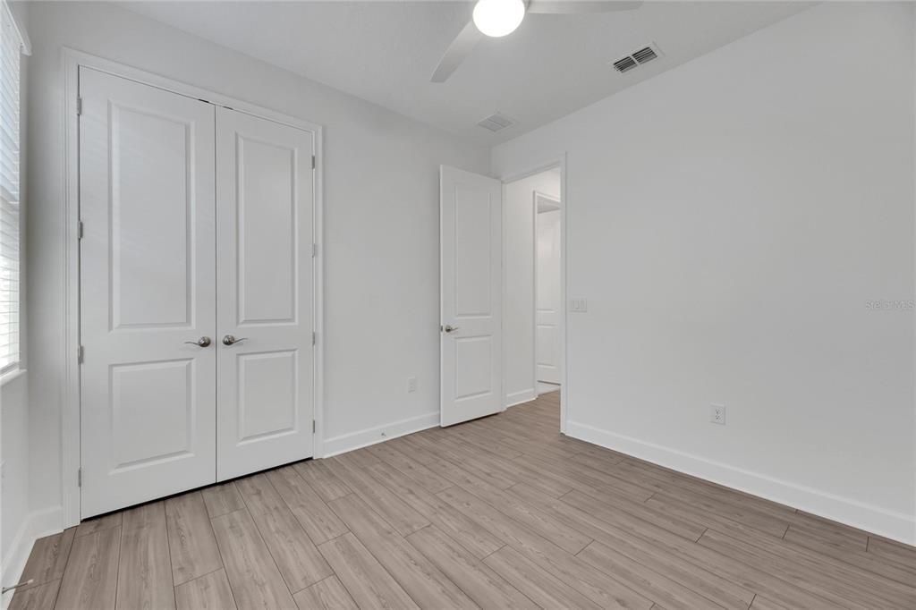 合同活跃: $575,000 (4 贝兹, 3 浴室, 2359 平方英尺)