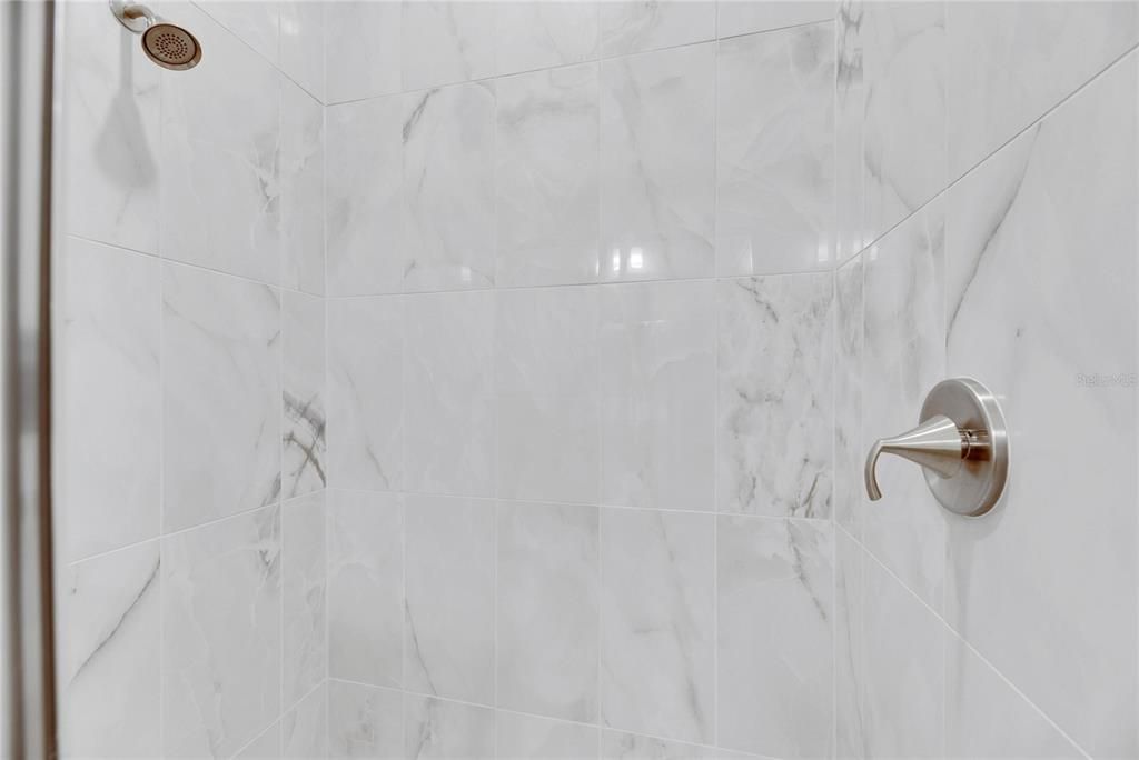 合同活跃: $575,000 (4 贝兹, 3 浴室, 2359 平方英尺)