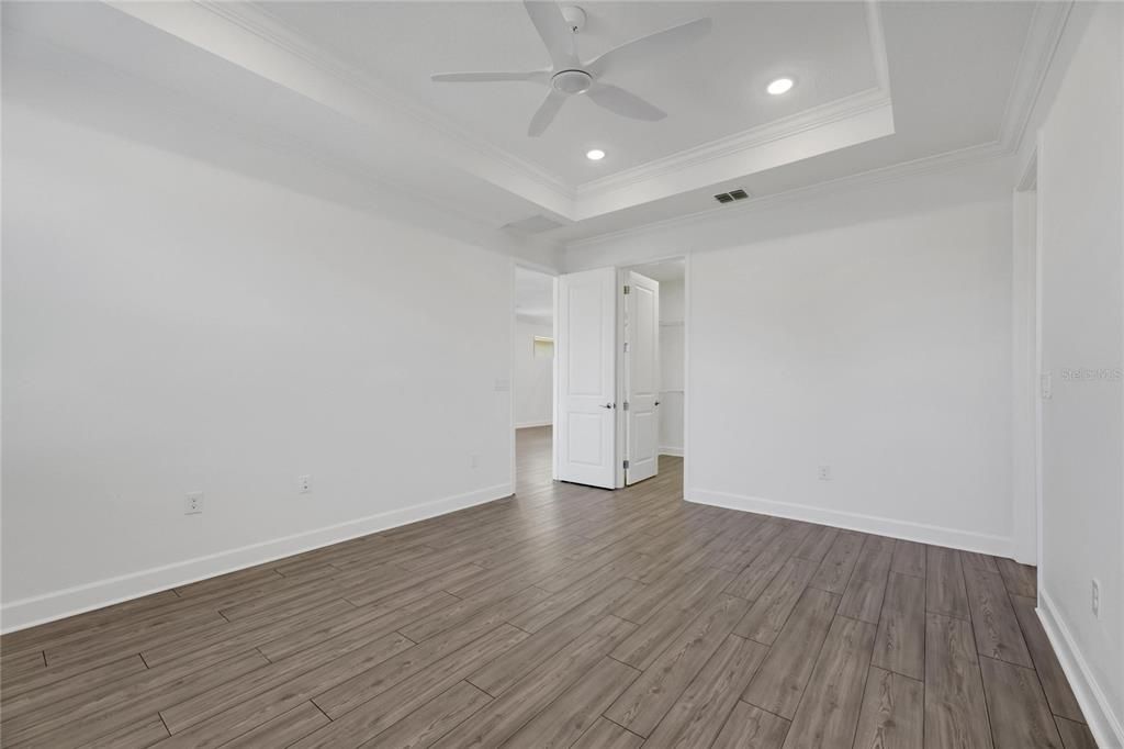 合同活跃: $575,000 (4 贝兹, 3 浴室, 2359 平方英尺)