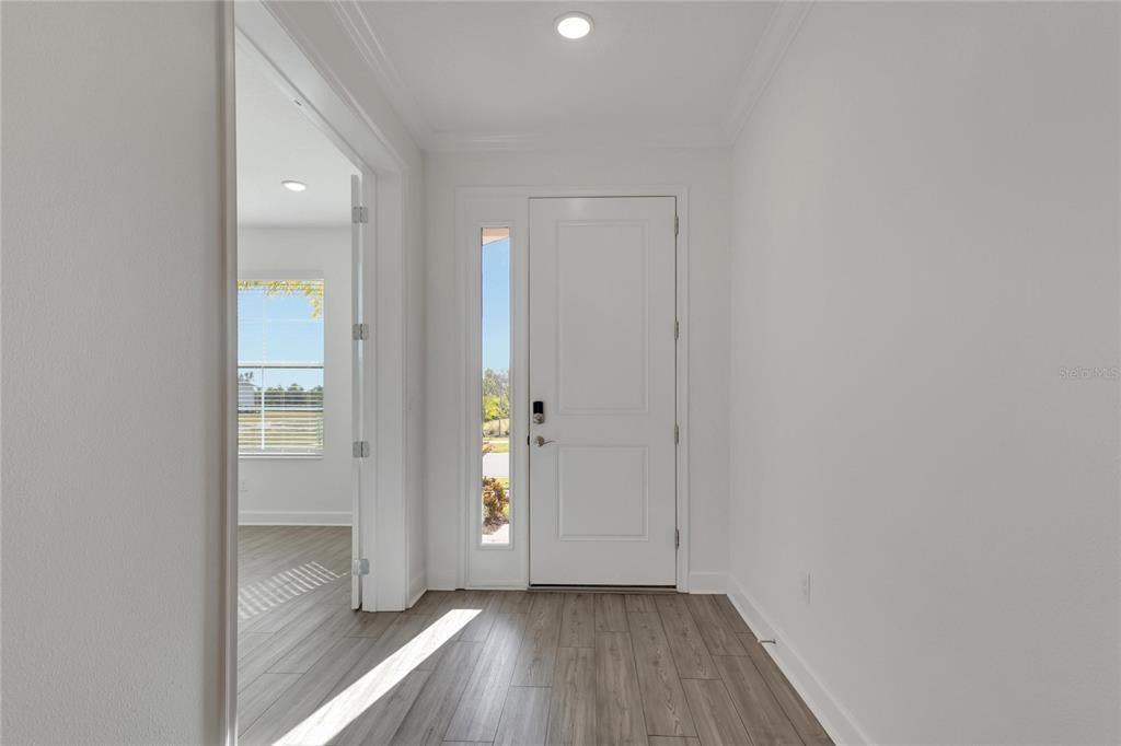 合同活跃: $575,000 (4 贝兹, 3 浴室, 2359 平方英尺)