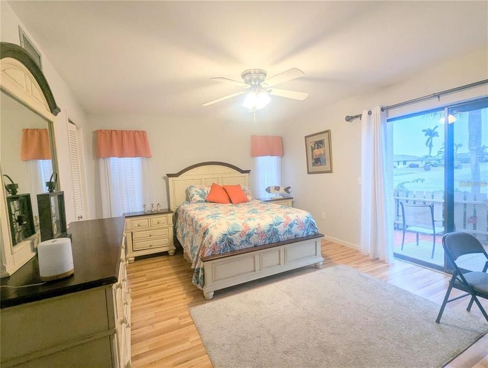 For Sale: $264,000 (2 beds, 2 baths, 1696 Square Feet)