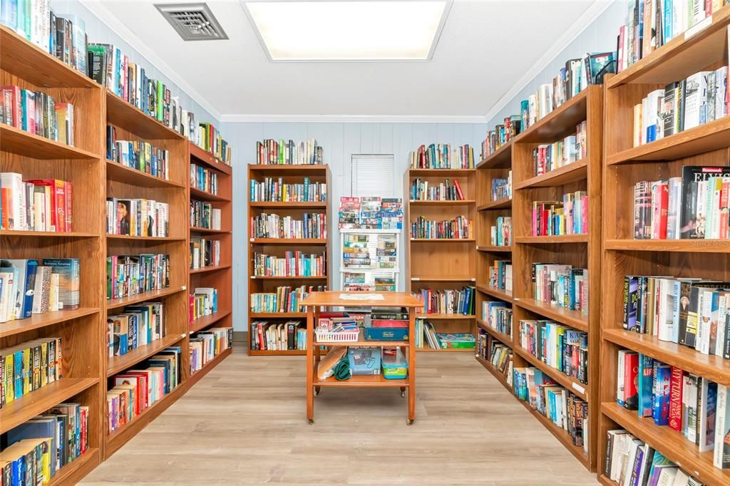 For Sale: $264,000 (2 beds, 2 baths, 1696 Square Feet)