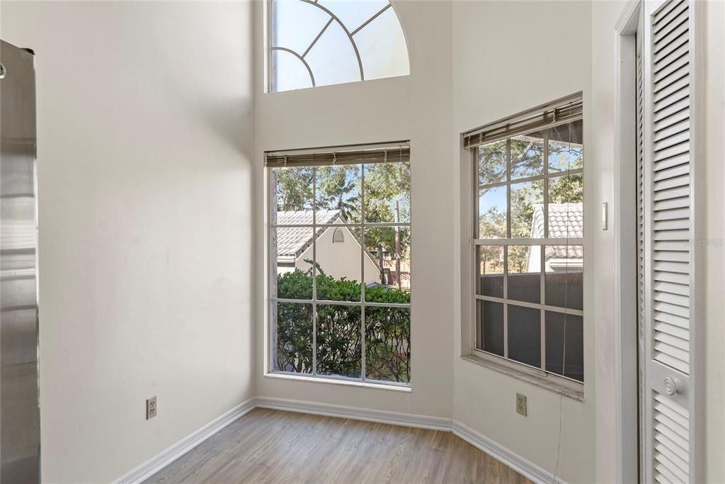 For Sale: $280,000 (2 beds, 2 baths, 1427 Square Feet)