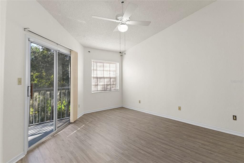 For Sale: $280,000 (2 beds, 2 baths, 1427 Square Feet)