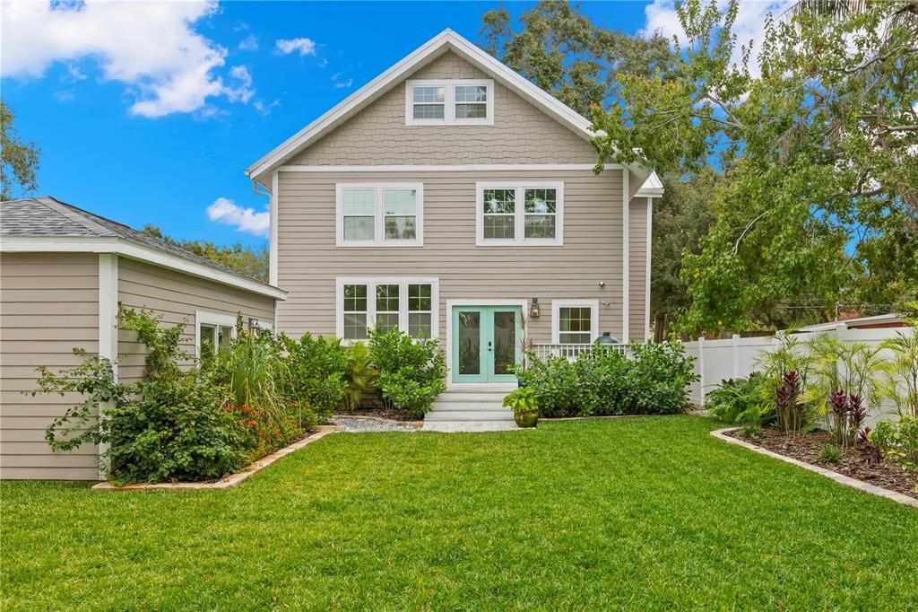 For Sale: $1,200,000 (4 beds, 5 baths, 3782 Square Feet)