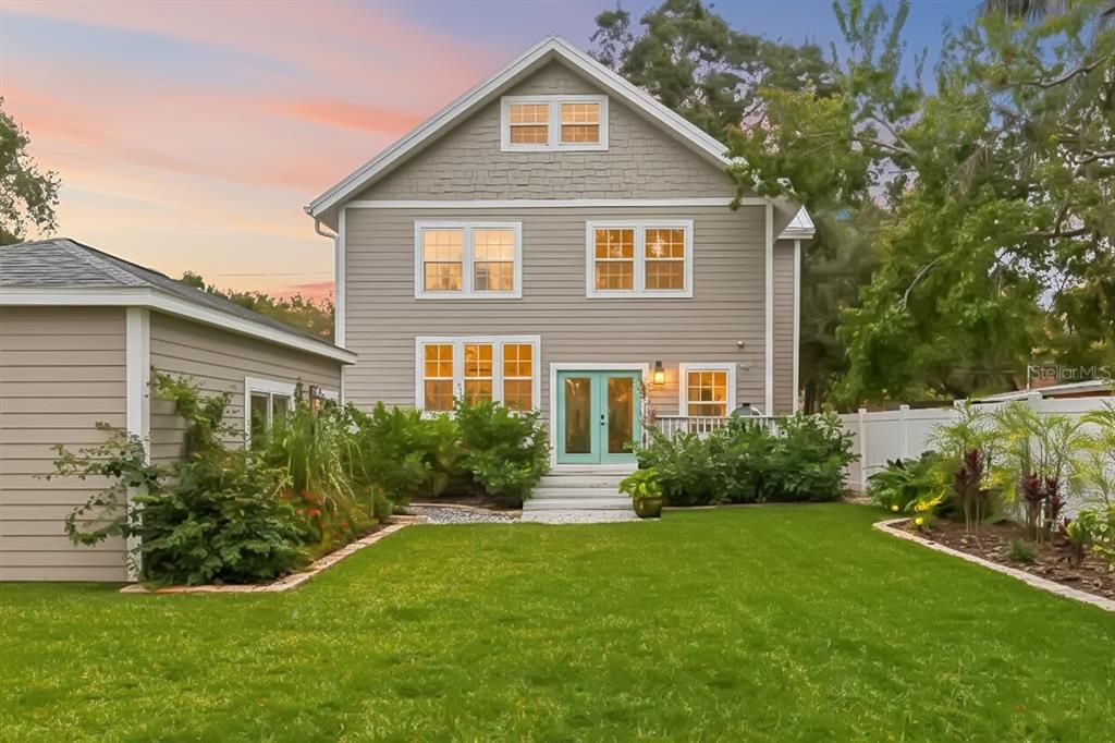 For Sale: $1,200,000 (4 beds, 5 baths, 3782 Square Feet)