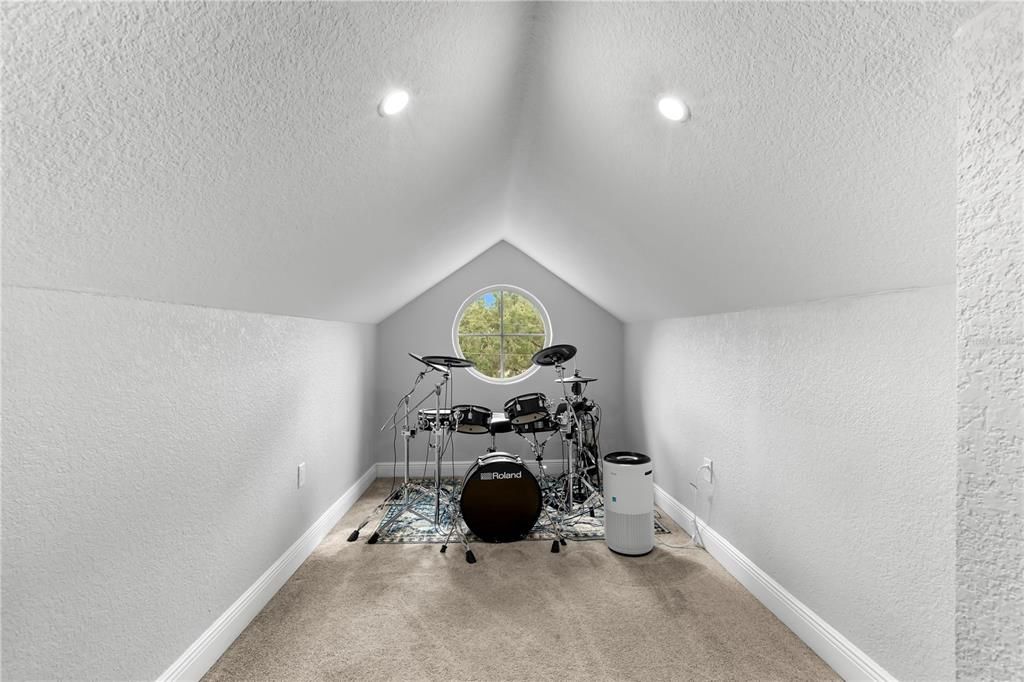 For Sale: $1,200,000 (4 beds, 5 baths, 3782 Square Feet)