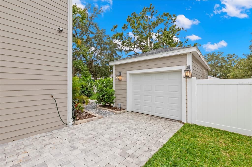 For Sale: $1,200,000 (4 beds, 5 baths, 3782 Square Feet)