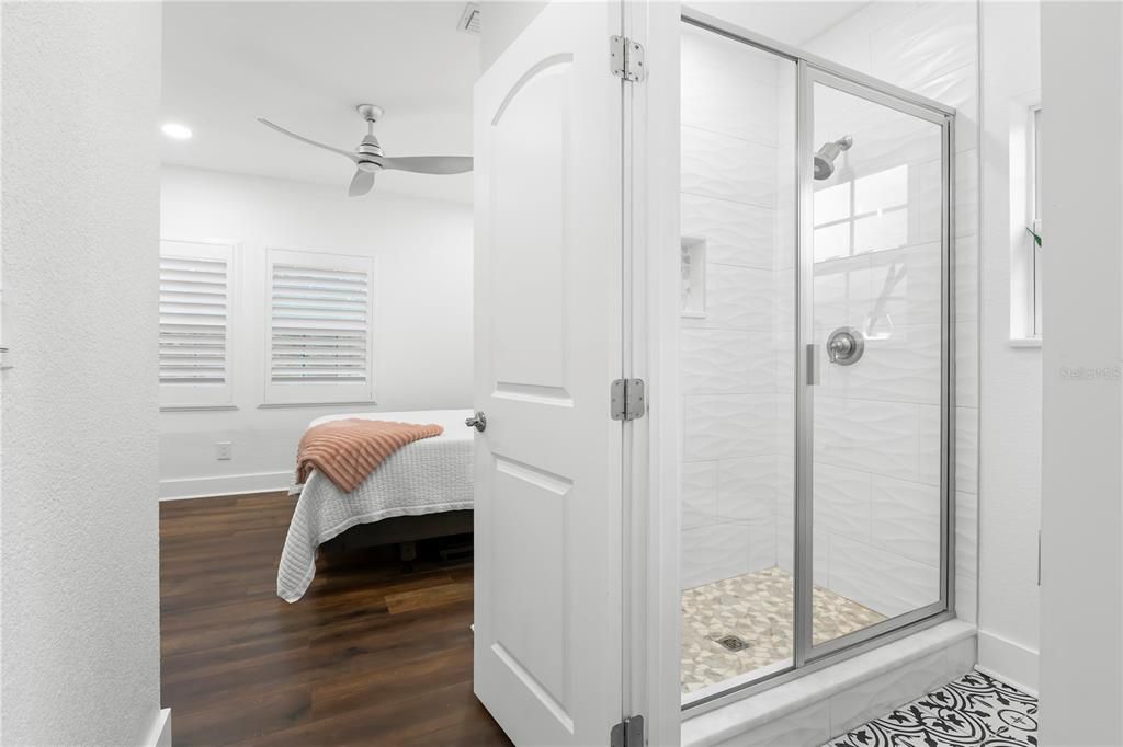 For Sale: $1,200,000 (4 beds, 5 baths, 3782 Square Feet)