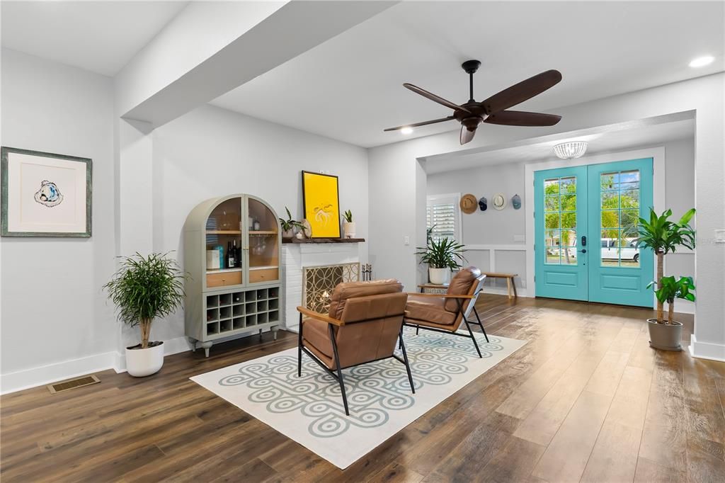 For Sale: $1,200,000 (4 beds, 5 baths, 3782 Square Feet)