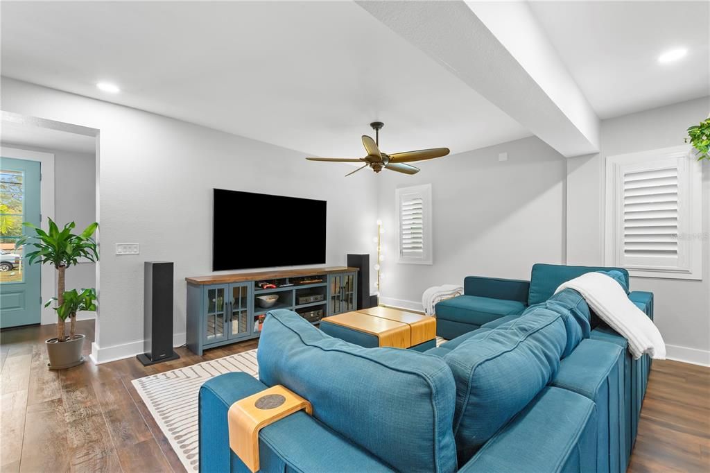 For Sale: $1,200,000 (4 beds, 5 baths, 3782 Square Feet)