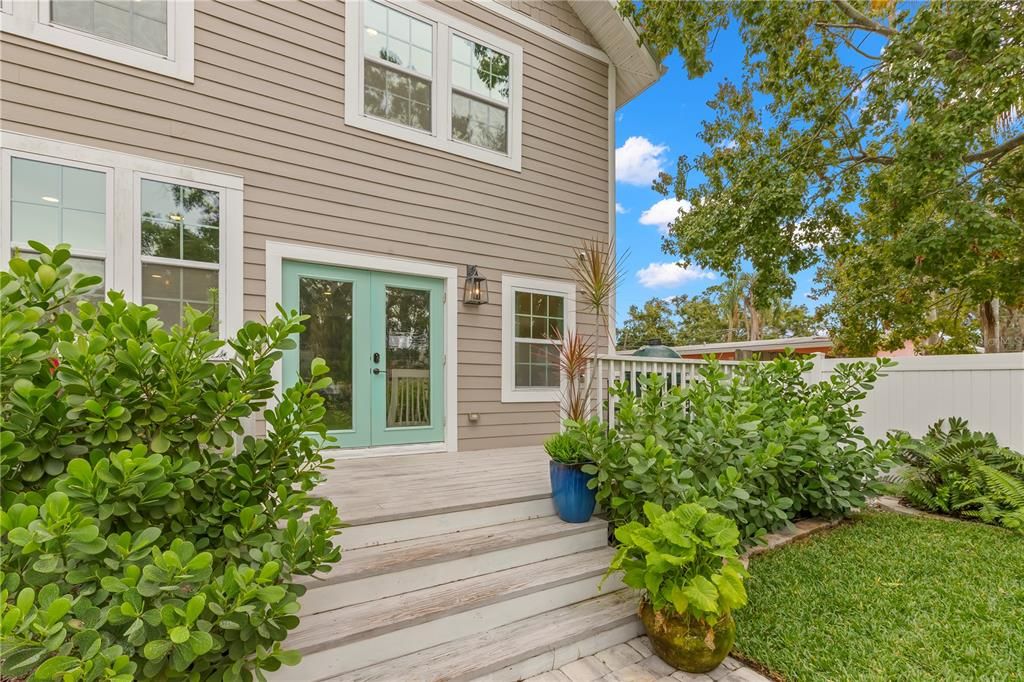 For Sale: $1,200,000 (4 beds, 5 baths, 3782 Square Feet)