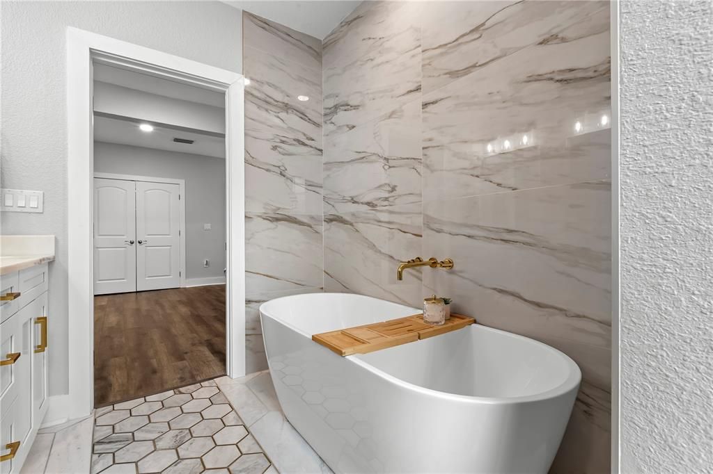 For Sale: $1,200,000 (4 beds, 5 baths, 3782 Square Feet)