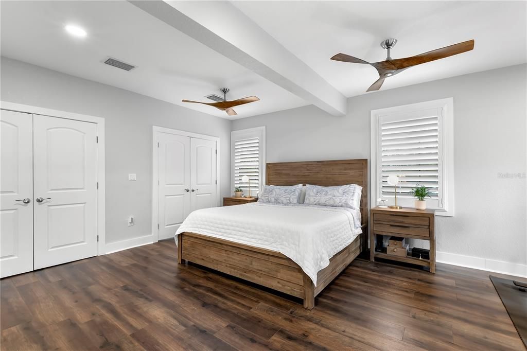 For Sale: $1,200,000 (4 beds, 5 baths, 3782 Square Feet)