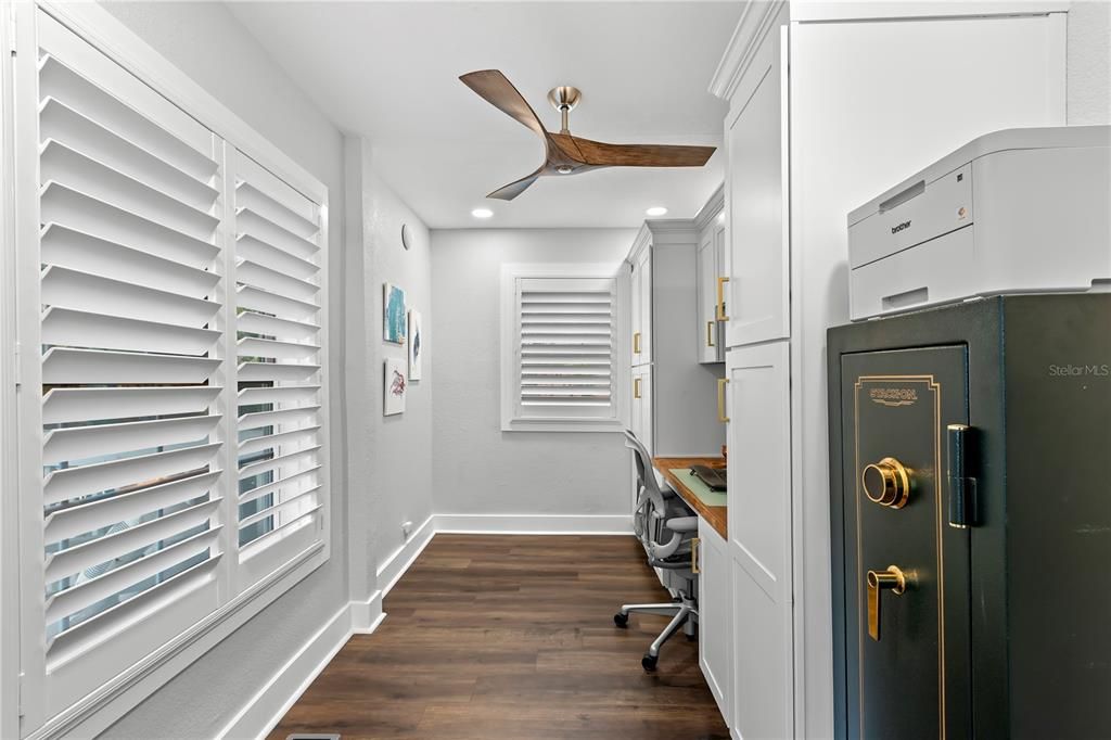 For Sale: $1,200,000 (4 beds, 5 baths, 3782 Square Feet)