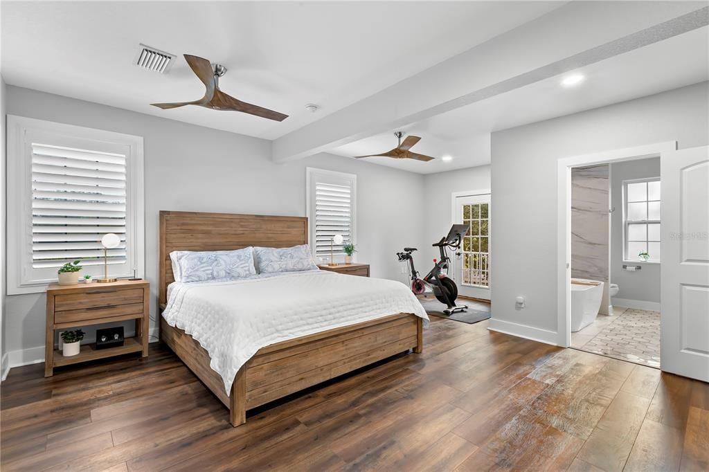 For Sale: $1,200,000 (4 beds, 5 baths, 3782 Square Feet)