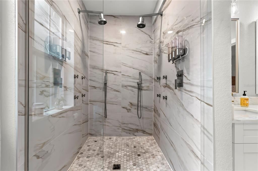 For Sale: $1,200,000 (4 beds, 5 baths, 3782 Square Feet)