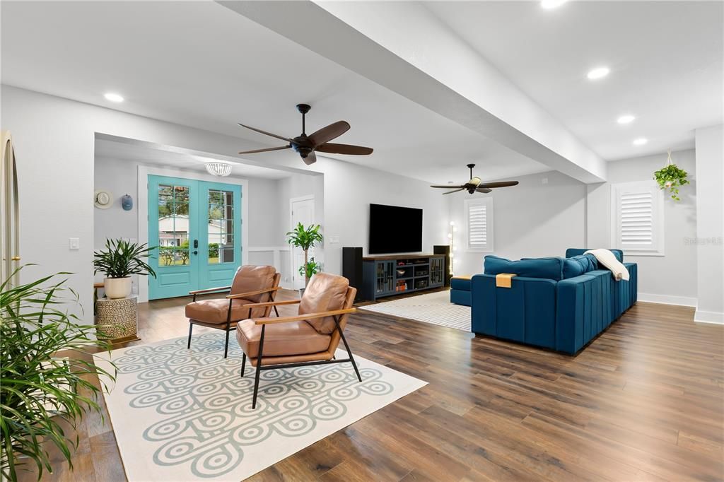 For Sale: $1,200,000 (4 beds, 5 baths, 3782 Square Feet)