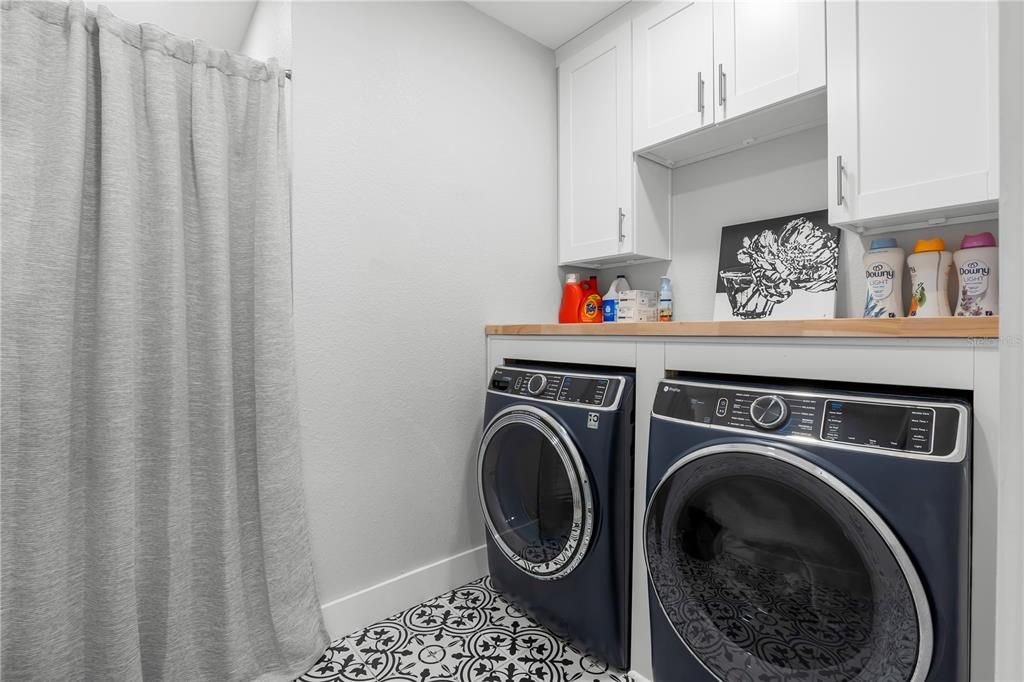 For Sale: $1,200,000 (4 beds, 5 baths, 3782 Square Feet)