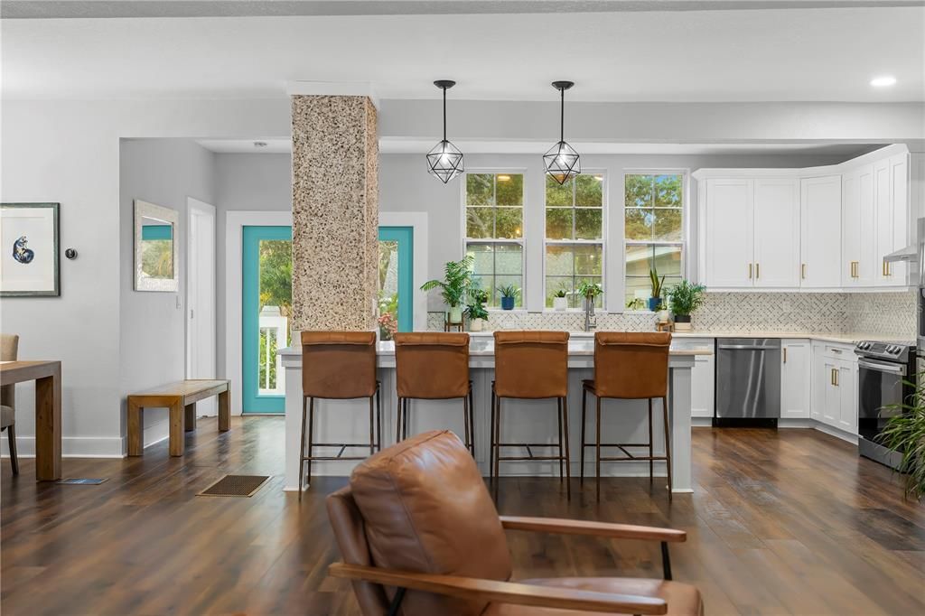 For Sale: $1,200,000 (4 beds, 5 baths, 3782 Square Feet)