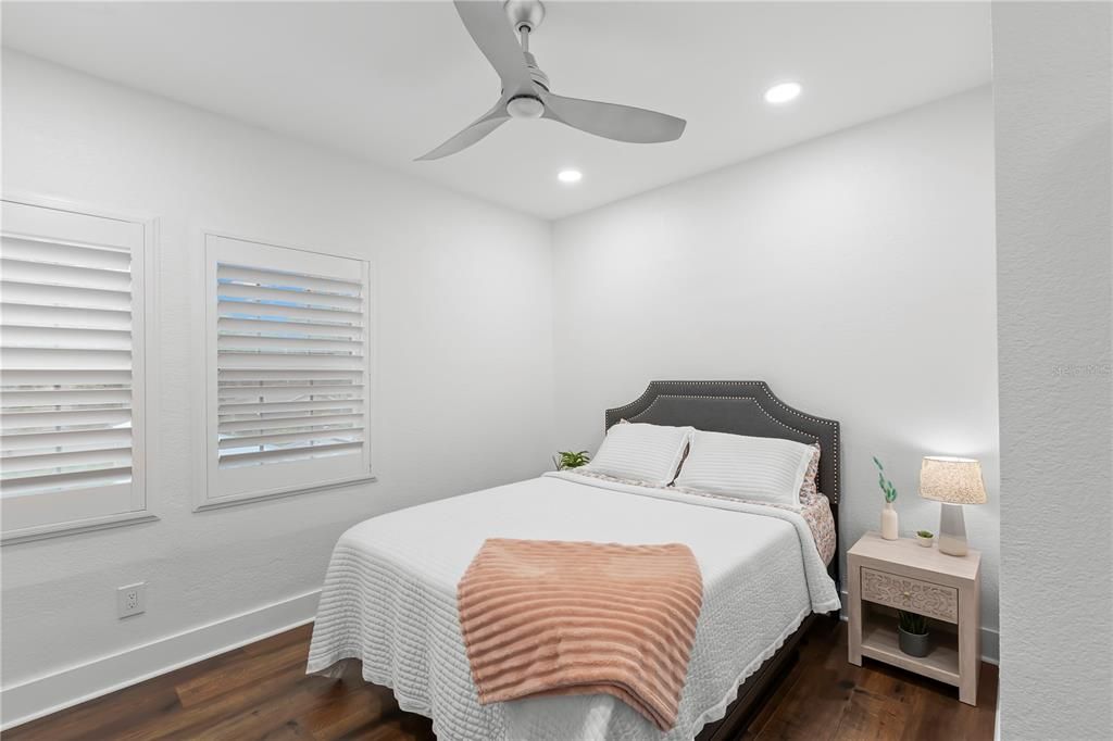 For Sale: $1,200,000 (4 beds, 5 baths, 3782 Square Feet)