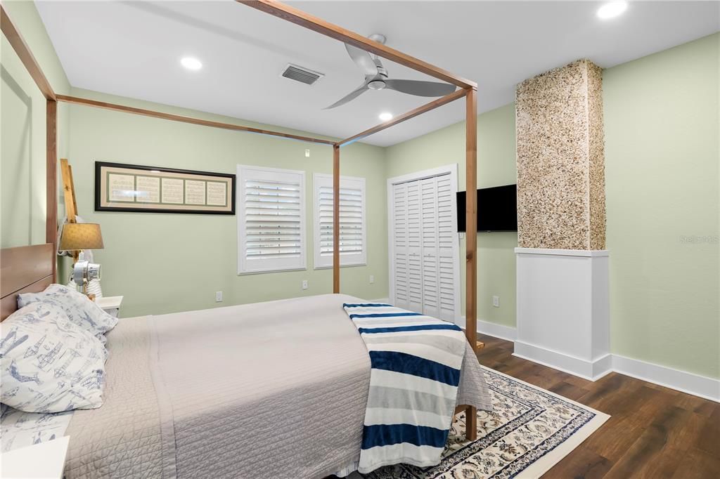 For Sale: $1,200,000 (4 beds, 5 baths, 3782 Square Feet)