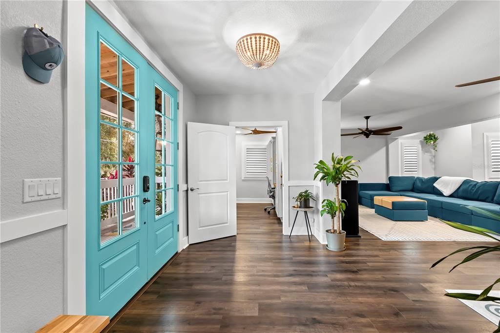 For Sale: $1,200,000 (4 beds, 5 baths, 3782 Square Feet)