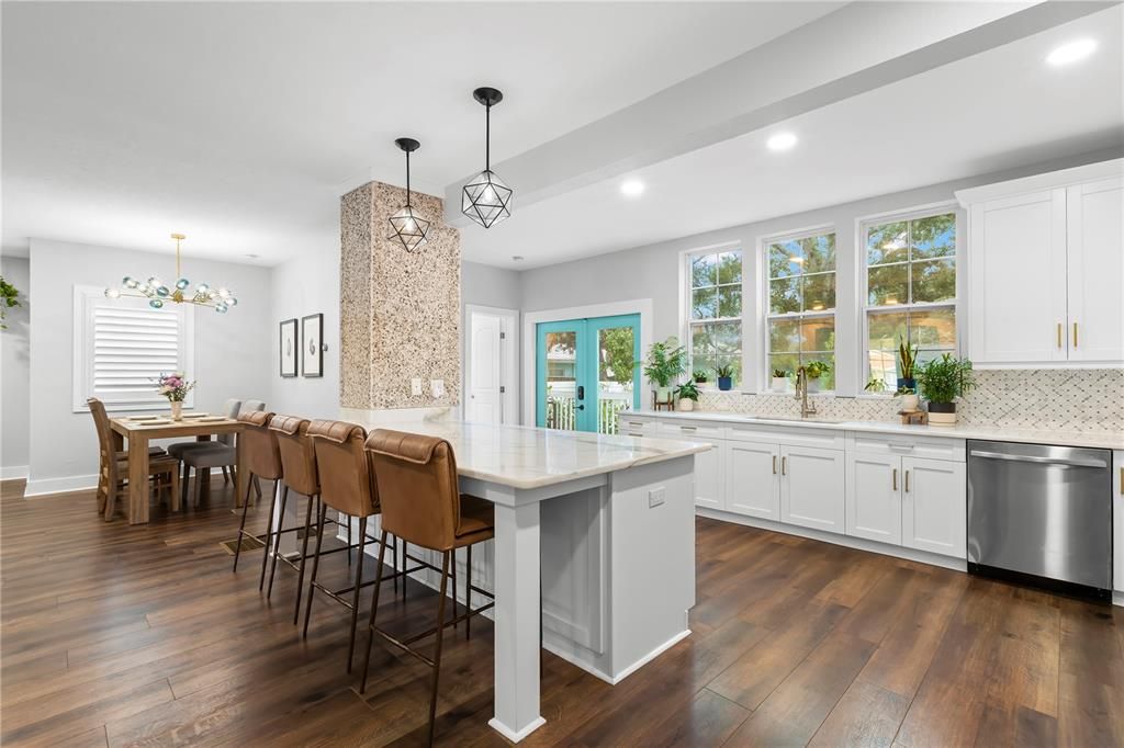 For Sale: $1,200,000 (4 beds, 5 baths, 3782 Square Feet)