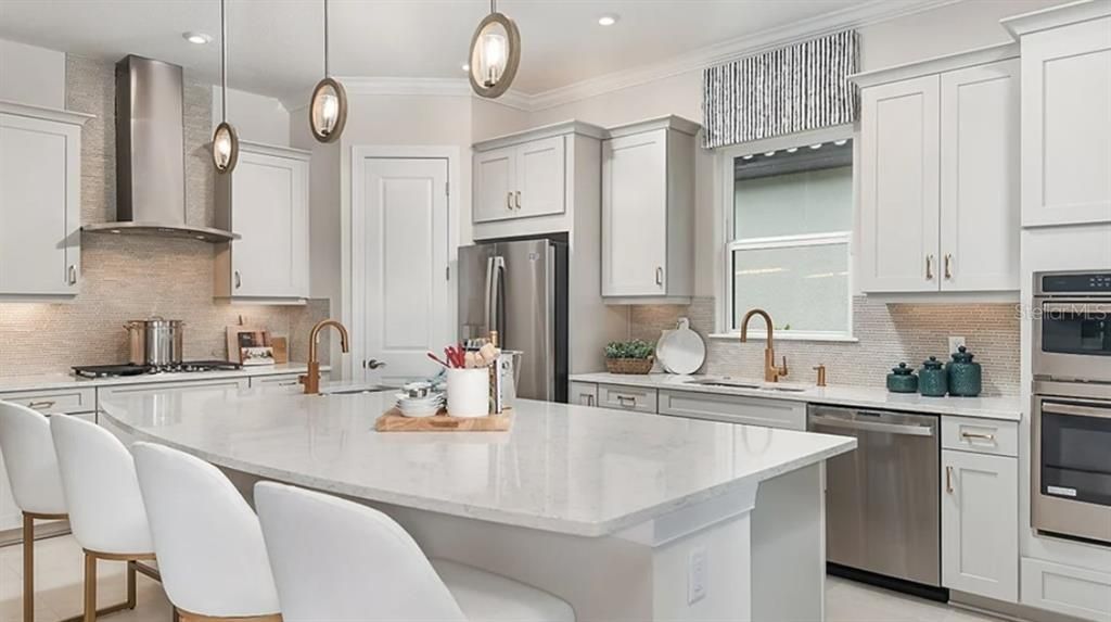 Active With Contract: $947,013 (3 beds, 3 baths, 2405 Square Feet)