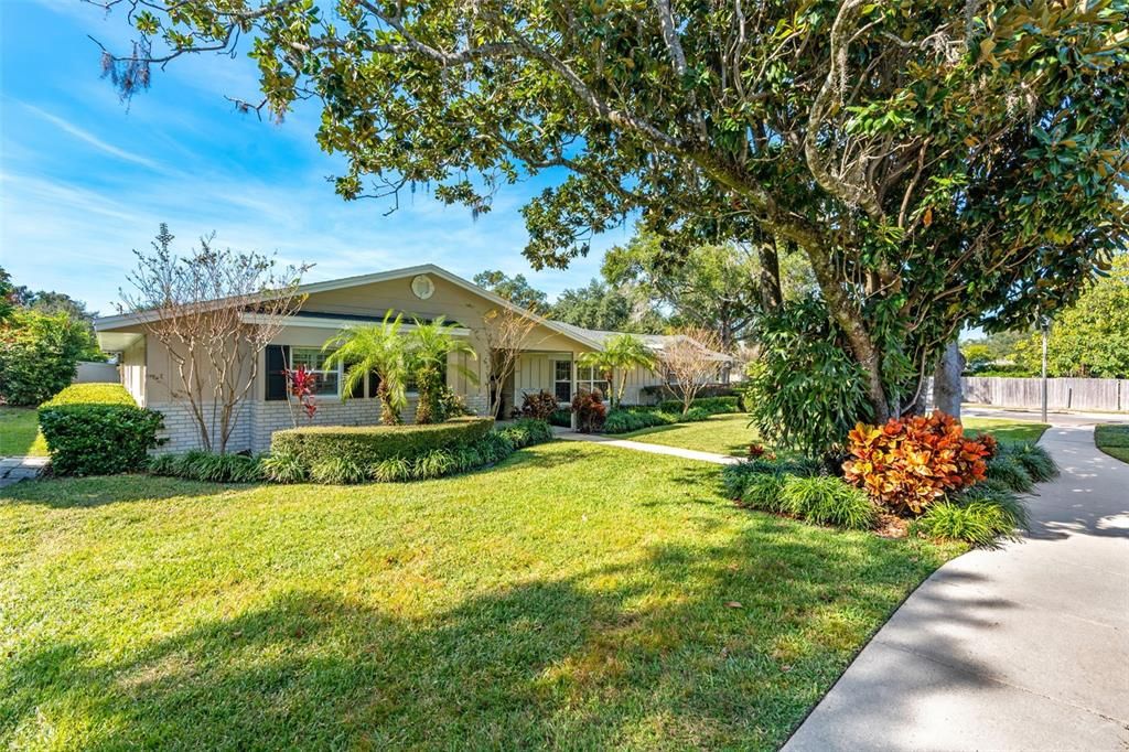 For Sale: $1,300,000 (4 beds, 2 baths, 2116 Square Feet)