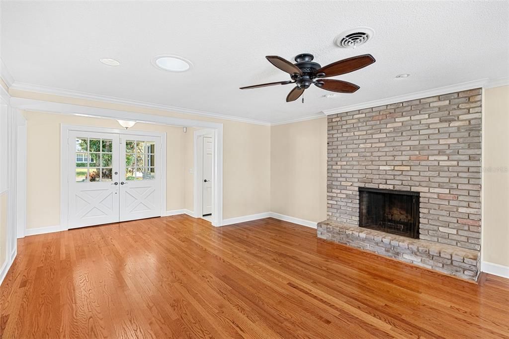 For Sale: $1,300,000 (4 beds, 2 baths, 2116 Square Feet)