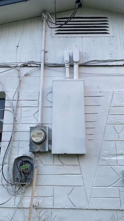 待售: $185,000 (2 贝兹, 1 浴室, 816 平方英尺)