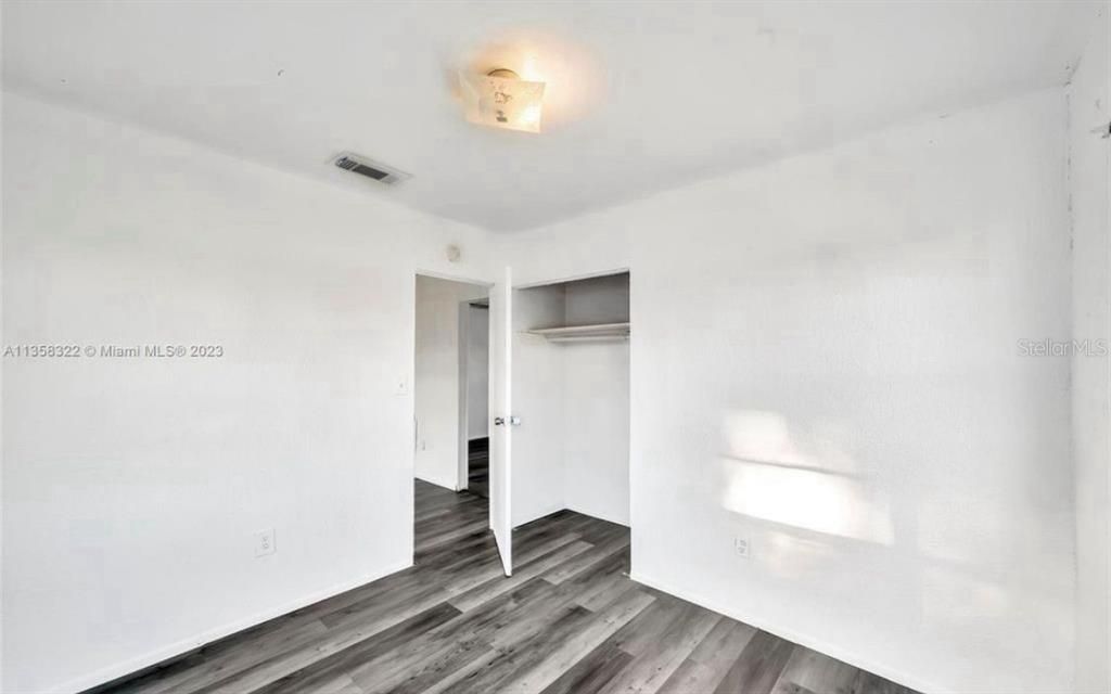 待售: $185,000 (2 贝兹, 1 浴室, 816 平方英尺)