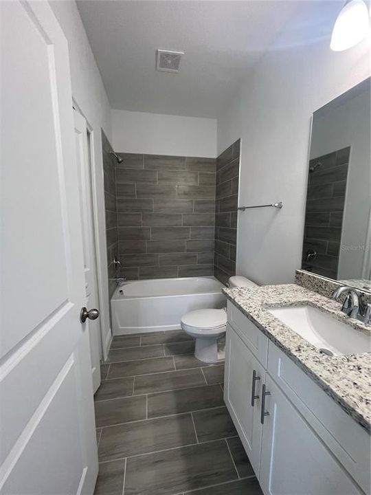 Active With Contract: $1,400 (2 beds, 2 baths, 1055 Square Feet)