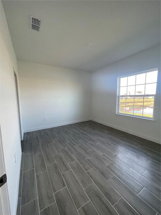 Active With Contract: $1,400 (2 beds, 2 baths, 1055 Square Feet)
