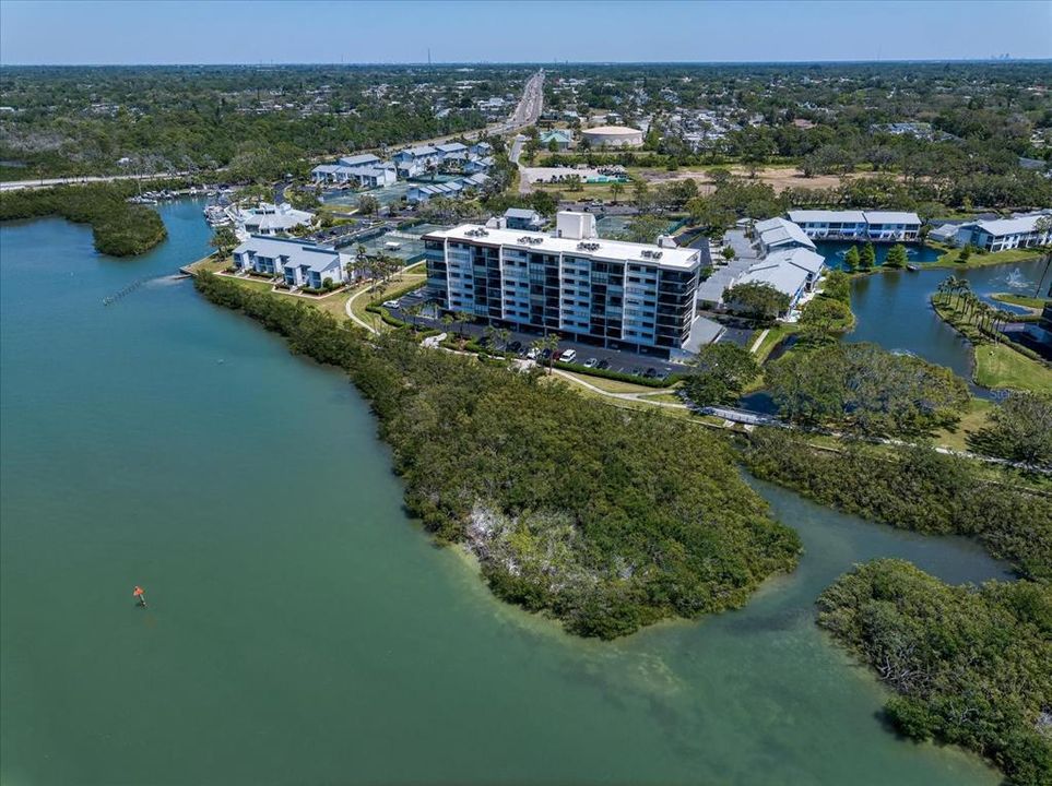 Active With Contract: $349,900 (2 beds, 2 baths, 1225 Square Feet)
