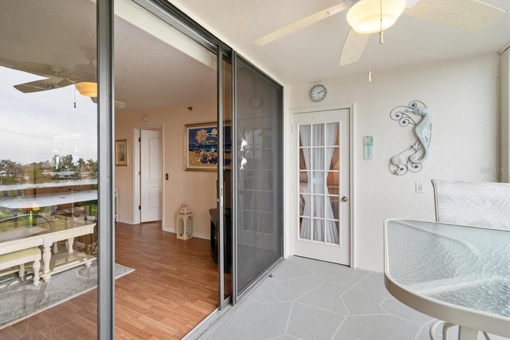 待售: $389,000 (2 贝兹, 2 浴室, 1225 平方英尺)